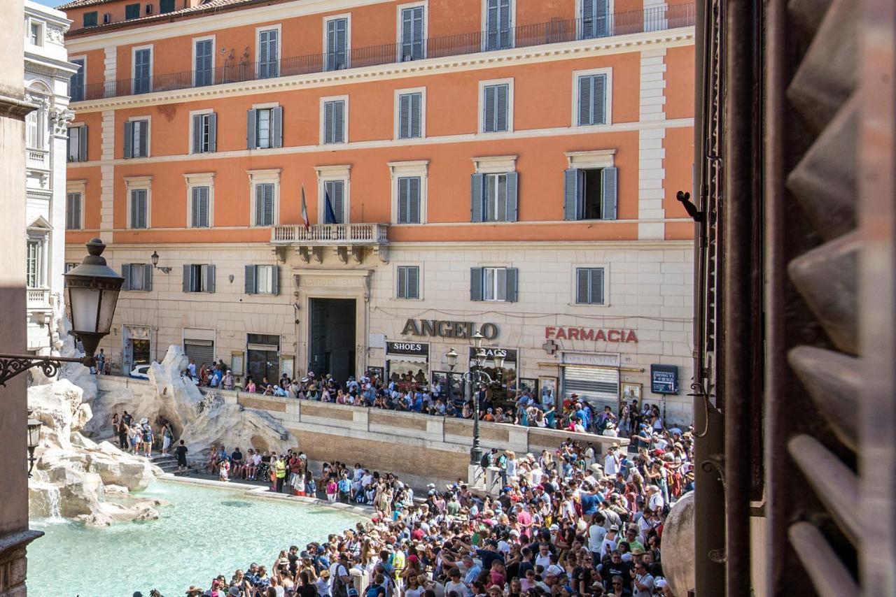 La Finestra Su Trevi * Roma